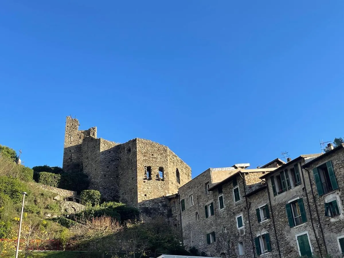 Casa Del Castello Sleeps 4 Isolabona Italy Apartment Italy