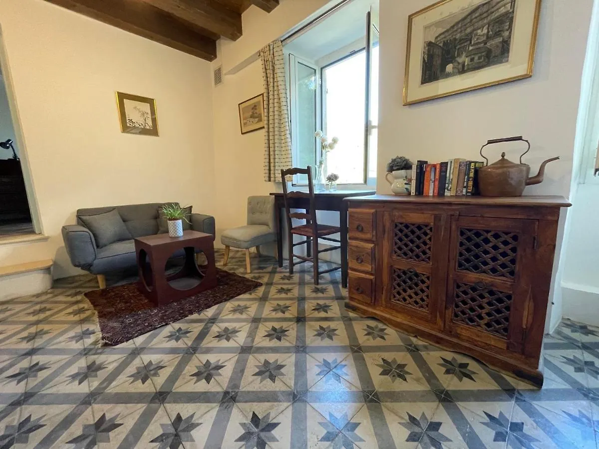 Casa Del Castello Sleeps 4 Isolabona Italy Apartment